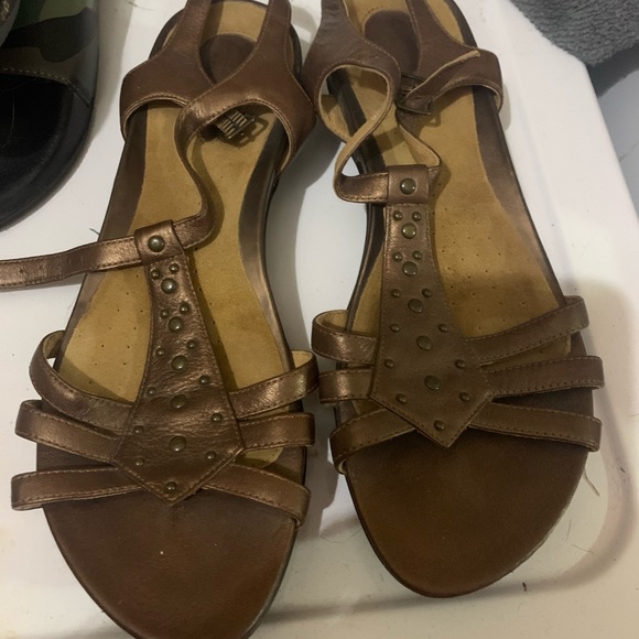 Beautiful sandals - Picture 1 of 1